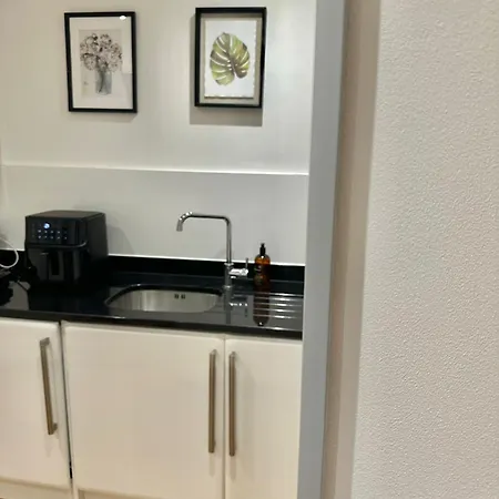 Flat 27 Bedford Chambers ليدز